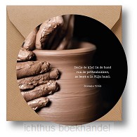 Cirkelcadeau klei in de hand van de